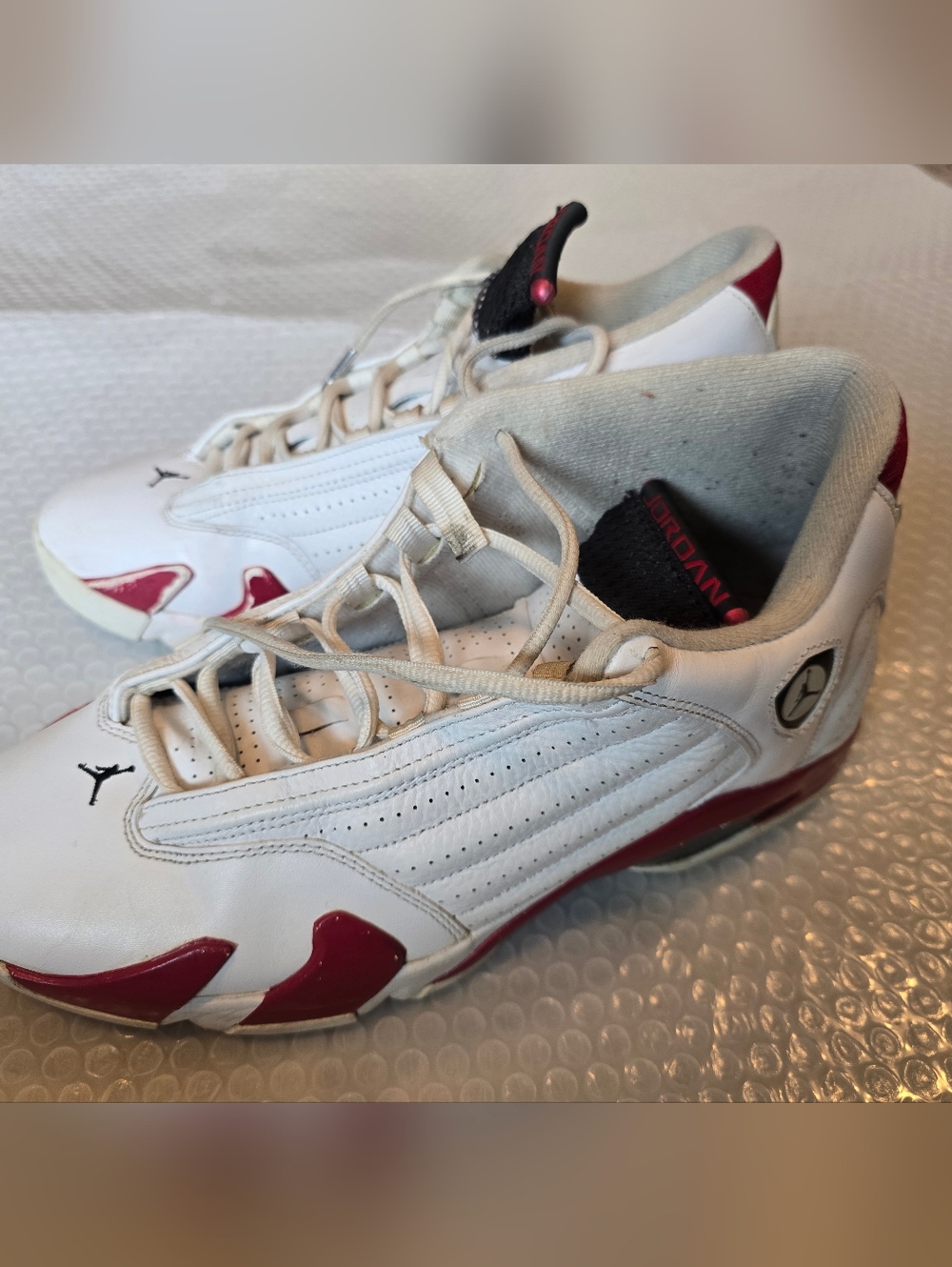 Jordan Air Jordan 11 Retro Candy Cane Men's Leather Sneaker White Red 487471-101